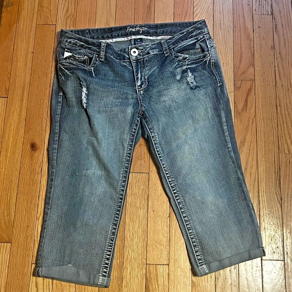 Amethyst Medium Wash Denim Capri Length Jeans Size 13 Capris Cropped